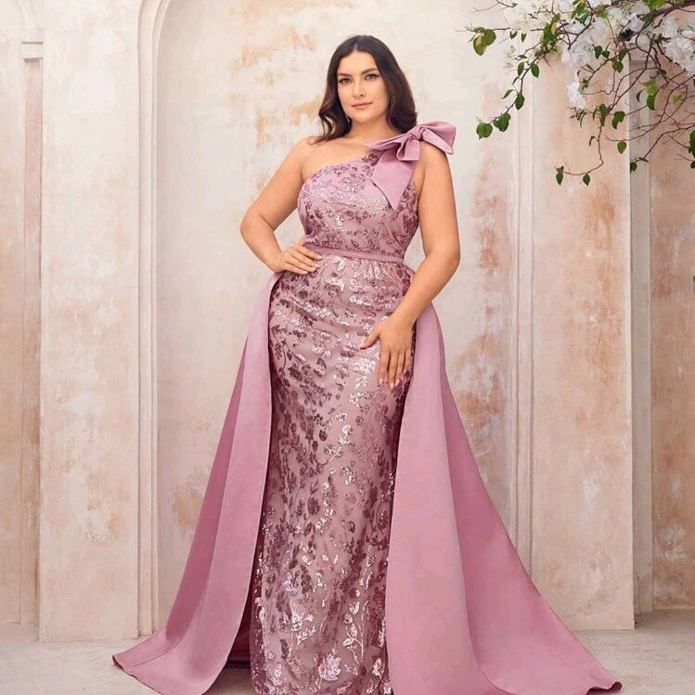 Elegant Pink One-Shoulder Dress with Bow